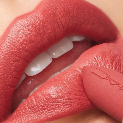 <Limited-time exclusive gift boxes for the new store opening>MAC lipstick gift box. Buy one and get three free. Random color codes (20% chance of receiving a mysterious surprise)